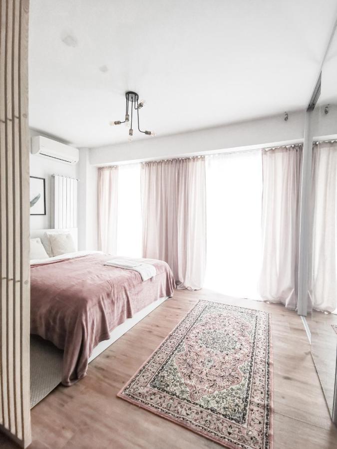 Central Double Studio With Amazing View Bukarest Eksteriør billede